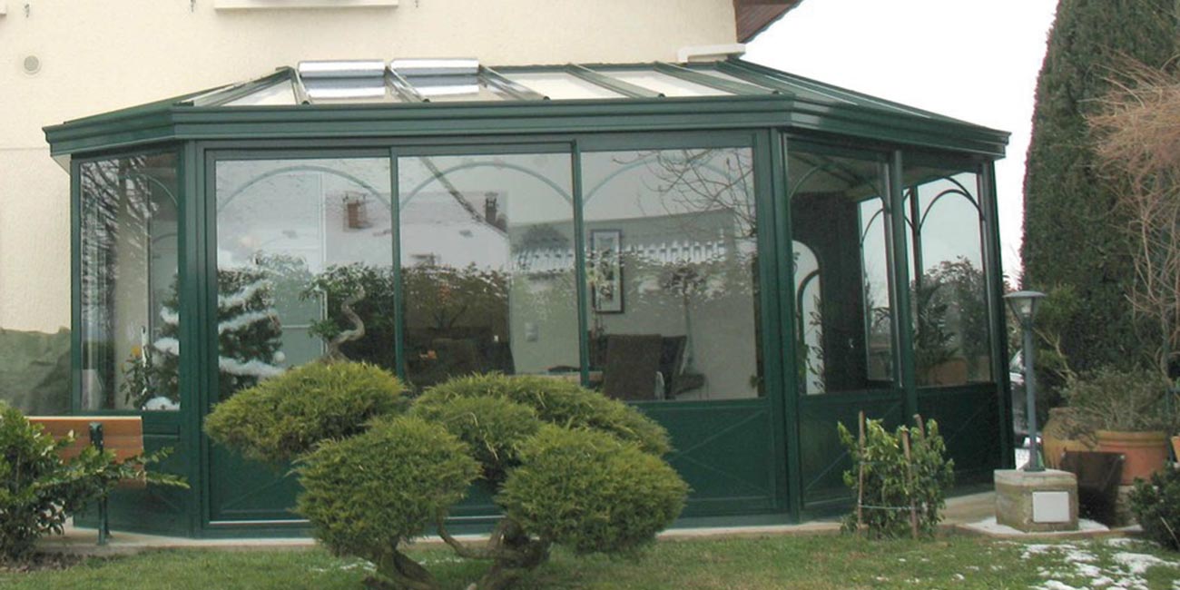 belle veranda en aluminium moderne - profile alu de couleur region de bordeaux gironde